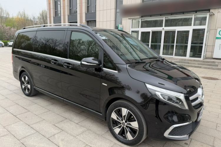 Used Mercedes-Benz V-Class 2020 V 260 Prestige Edition Exterior 2