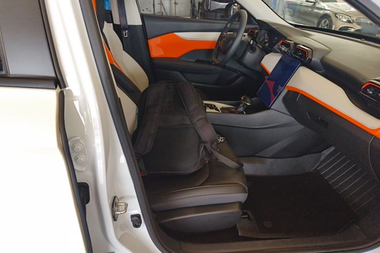 Used Dongfeng Aeolus Yixuan 2023 Mach Edition 1.5L Automatic Chasing Shadow Version Right Front Seat