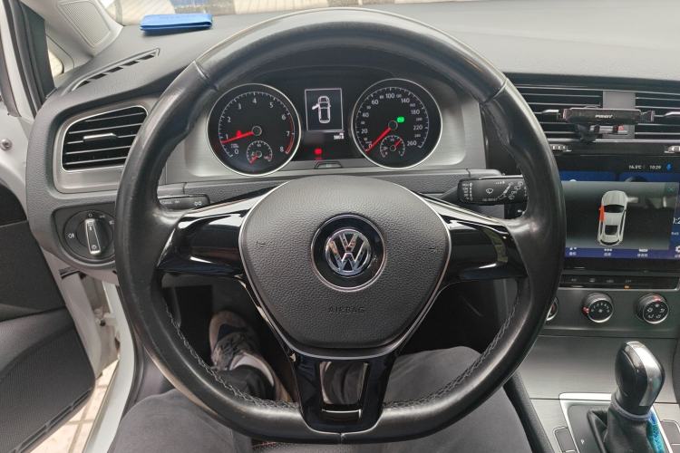 Used Volkswagen Golf 2016 230TSI Automatic Comfort Version Steering Wheel
