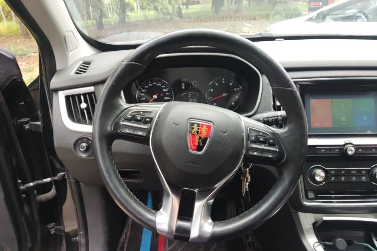 Used Roewe RX5 2016 Revised Version 20T Two-Wheel Drive Manual Transmission Luxury Edition Steering Wheel