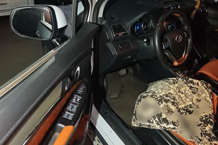 Used FAW Yingzhi G5 2016 1.5L CVT Elite Edition Driver Seat