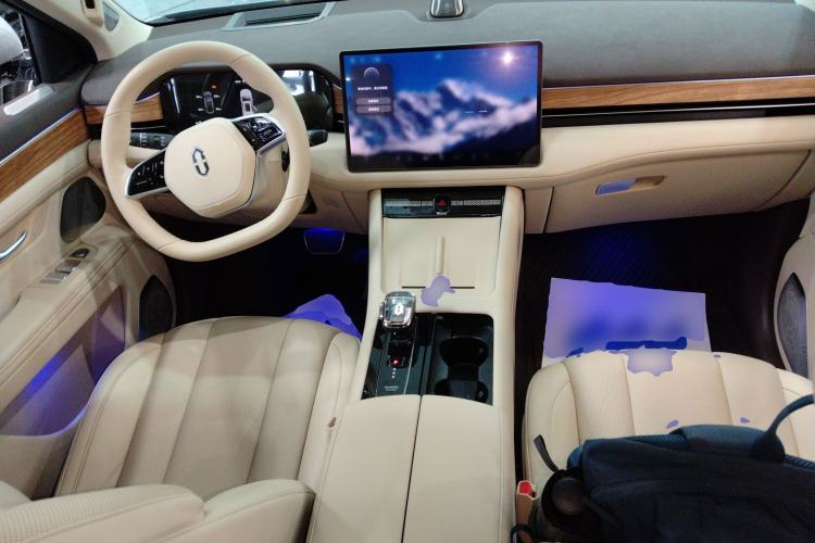 Used Hima AITO M7 2024 1.5T Rear-Drive Plus Version 6 Seats Center Console