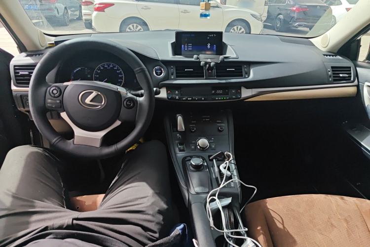 Used Lexus CT 2015 CT200h Chocolate Edition
