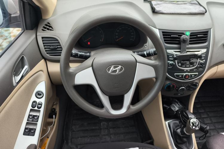 Used Hyundai Verna (older generation) 2010 Sedan 1.4L Manual Comfort GS
