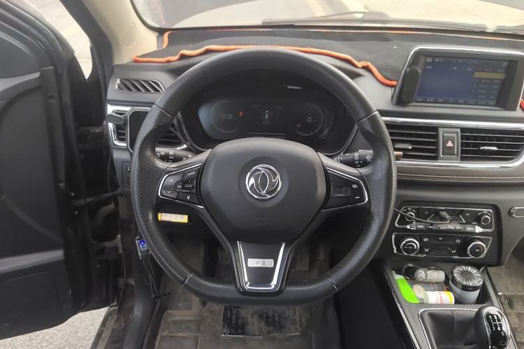 Used Dongfeng Fengon 370 2020 S370 1.5L Manual Luxury 7-Seater Steering Wheel