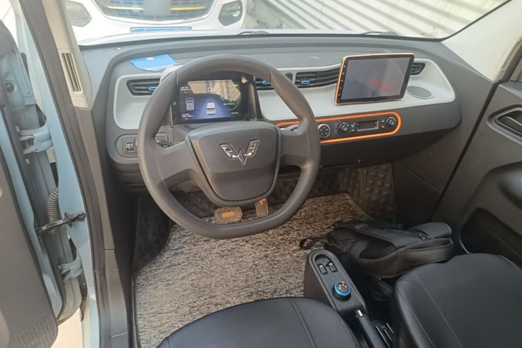 Used Wuling Hongguang MINIEV 2020 Enjoyment Model Lithium Iron Phosphate Center Console