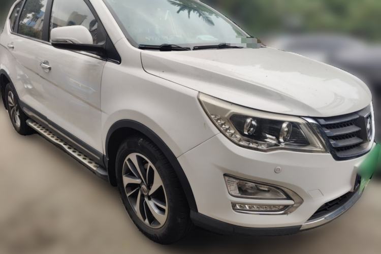 Used Baojun 560 2016 1.8L iAMT Luxury Model Front Right 45 Deg