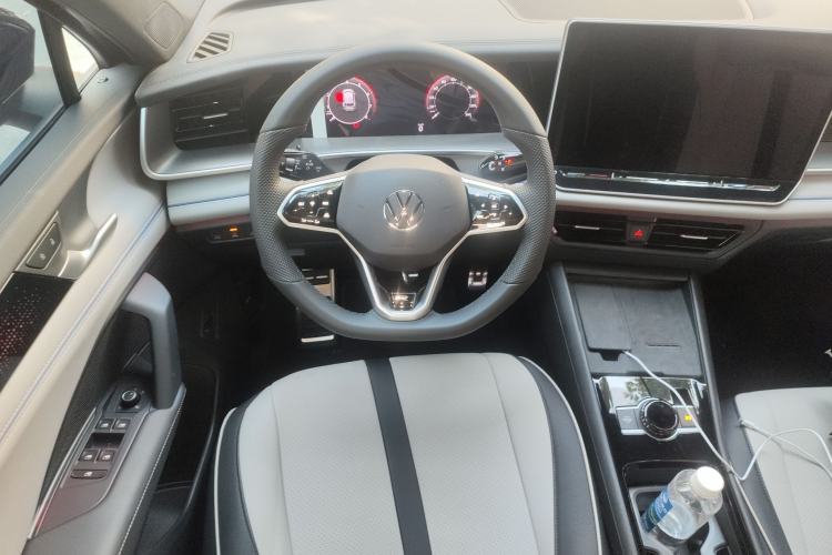 Used Volkswagen Tayron 2025 Tharu L 330TSI Two-Wheel Drive Elite City Package