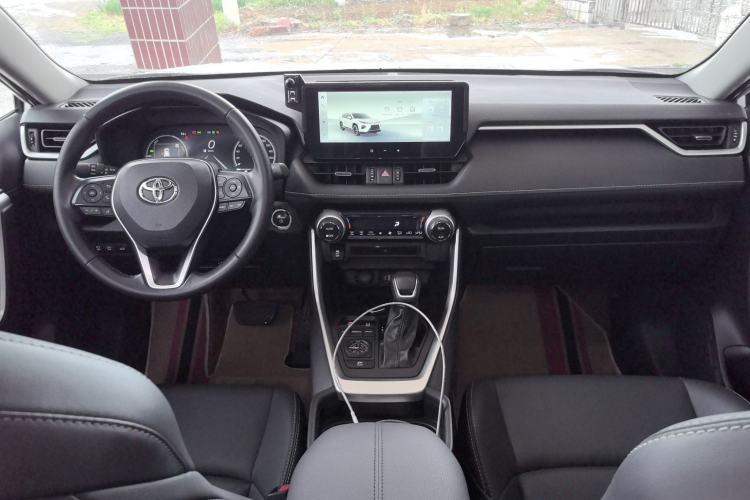 Used Toyota Wildlander 2023 Dual-Motor 2.5L E-CVT Two-Wheel Drive Luxury PLUS Edition Center Console