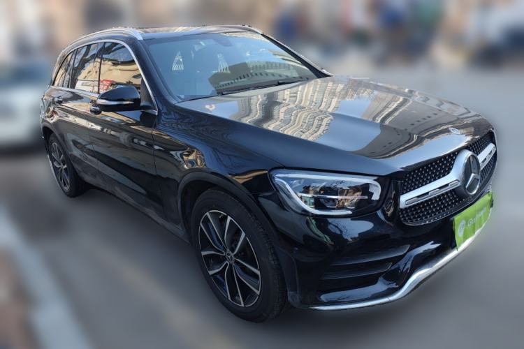 Used Mercedes-Benz GLC 2020 Facelift GLC 260 L 4MATIC Luxury Edition Front Right 45 Deg