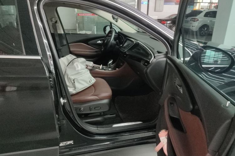 Used Buick Envision 2021 532T Two-Wheel-Drive Luxury Version Right Front Seat