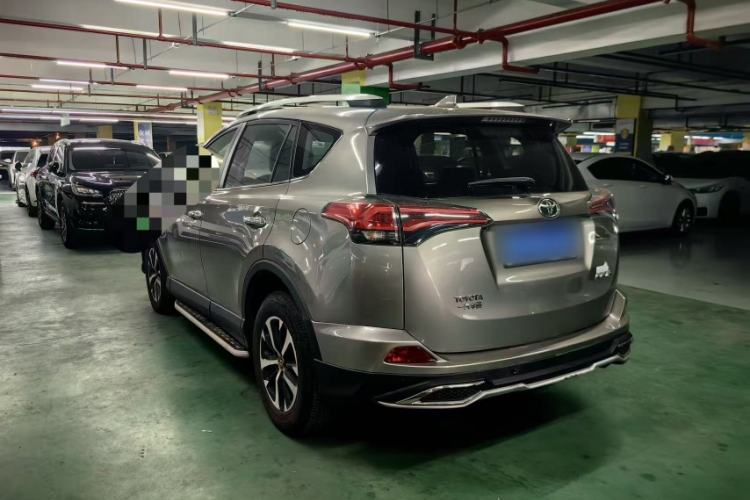 Used Toyota RAV4 2016 2.0L CVT Two-Wheel Drive Fashion Edition China V Standard