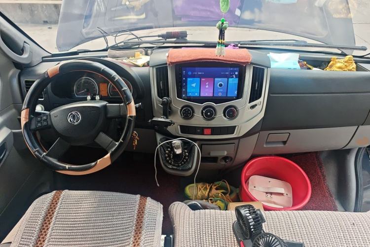 Used Dongfeng Yufeng 2020 2.3T Economy Logistics Vehicle Long Wheelbase Mid-Roof Design 5-9 Seater WP2.3
