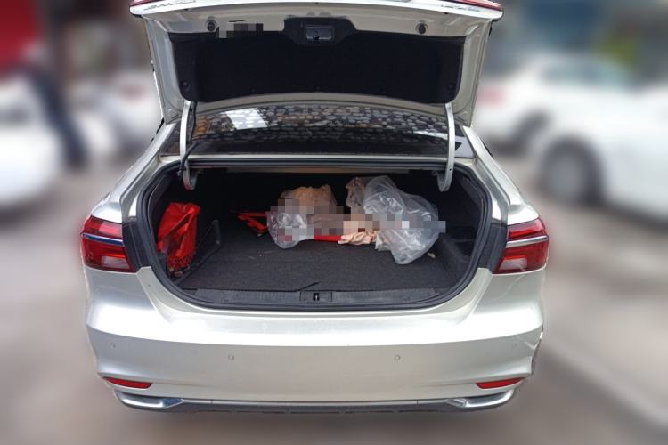 Used Roewe i6 New Energy 2017 45T Hybrid Connect & Smart Enjoyment Edition Trunk