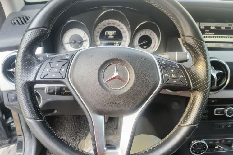 Used Mercedes-Benz GLK-Class 2013 GLK 300 4MATIC Fashion Model Steering Wheel