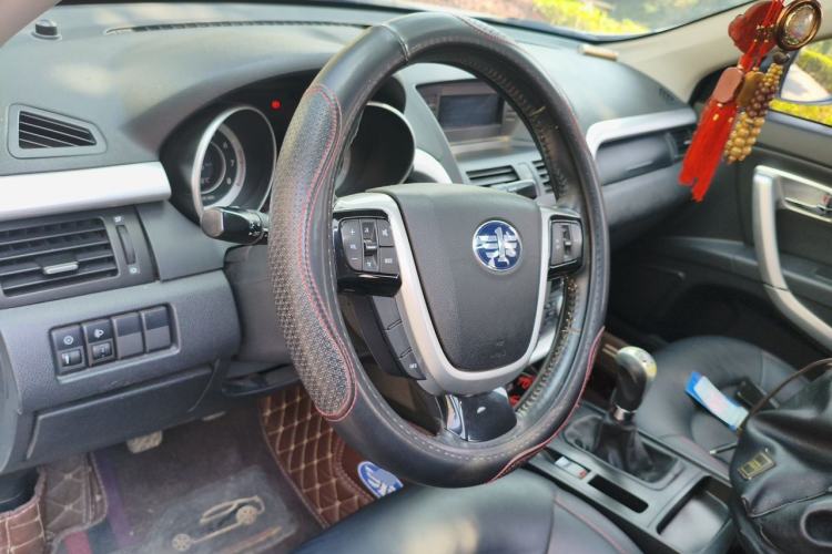 Used Bestune X80 2013 2.0L manual luxury version
