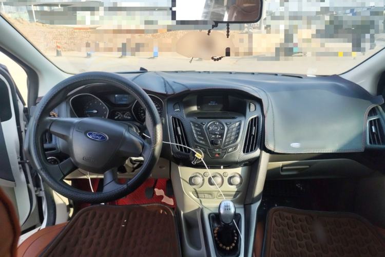 Used Ford Focus 2012 Sedan 1.6L Manual Comfort Model
