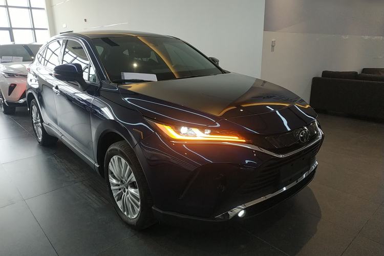 Used Toyota Harrier 2022 2.0L CVT Two-Wheel Drive Deluxe Edition