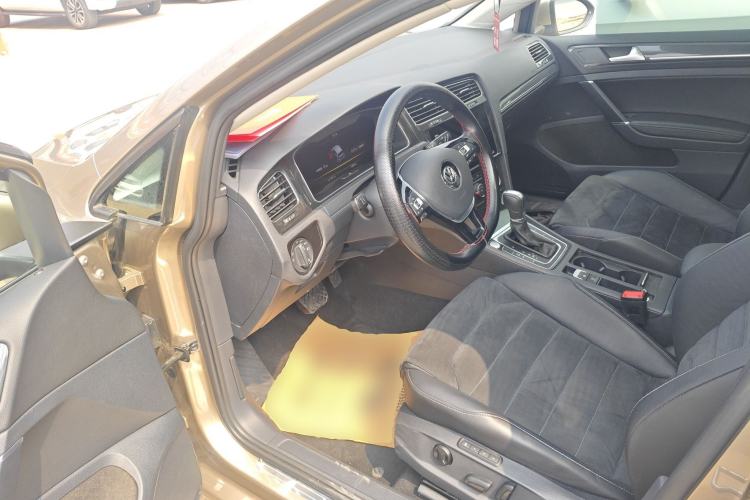 Used Volkswagen Golf 2020 Zhiai Edition 280TSI DSG Luxury Model Driver Seat