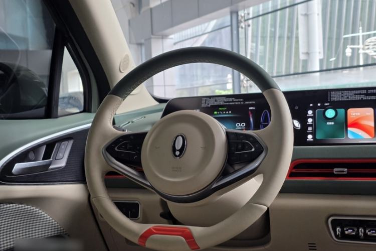 Used ORA Good Cat 2023 401 km Standard Range Luxury Version Lithium Iron Phosphate Steering Wheel