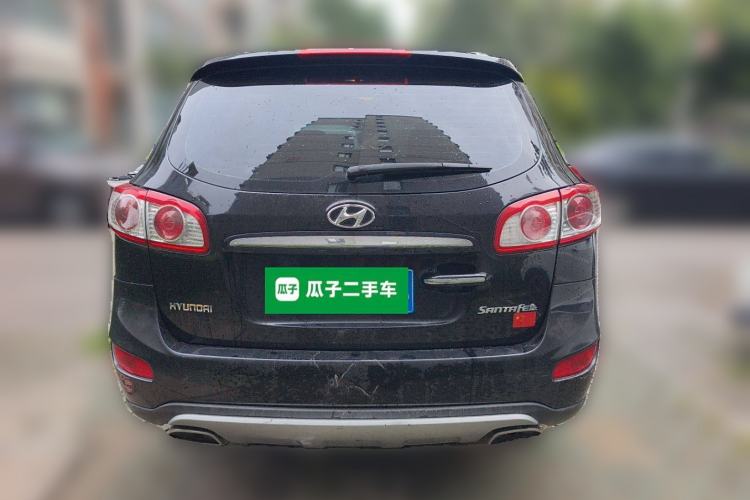 Used Hyundai Santa Fe Classic 2011 2.4 Comfort Edition 7-Seater Two-Wheel Drive