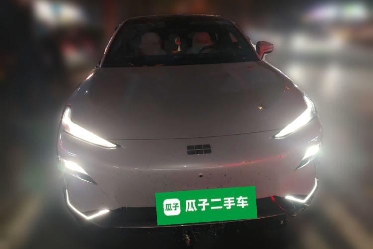 Used Geely Galaxy E8 2024 665 km Range Rear-Drive Starship Long-Range Version
