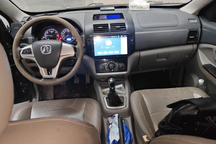 Used BAIC Weiwang M20 2014 1.5L Ultra-Luxury BJ415B Center Console