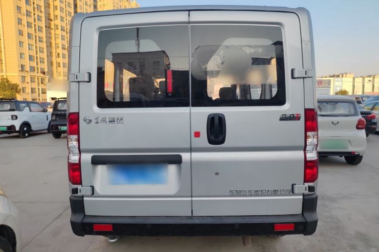 Used Dongfeng Yufeng Yufeng 2023 V9+ 2.0T Manual Front-Wheel-Drive Multi-Function Short-Chassis Low-Roof 5/6-Seater
