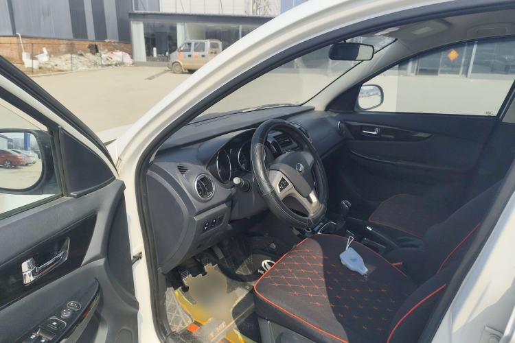 Used HYOSOW S3 2016 1.5L Manual Luxury Edition China IV Emission Standard Driver Seat