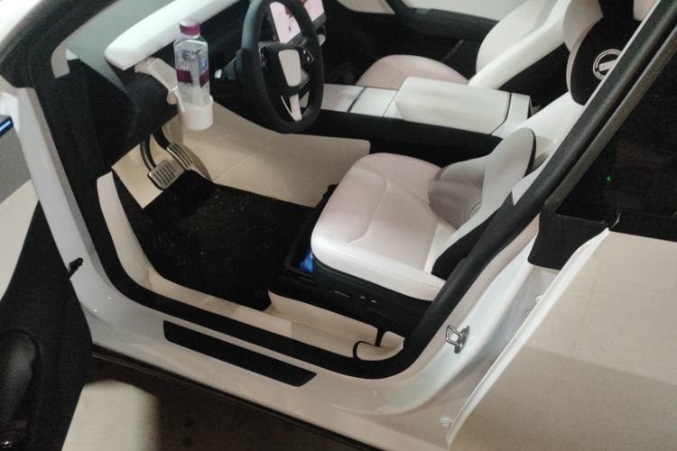 Used Tesla Model Y 2025 Rear-Wheel-Drive Version