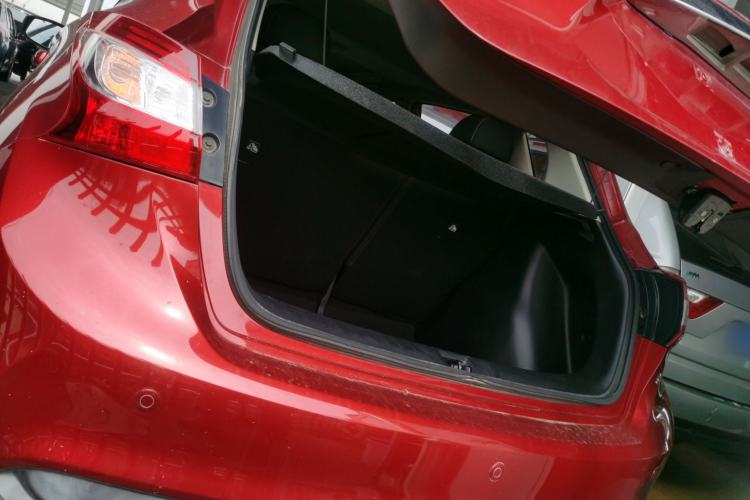 Used Nissan Tiida 2016 1.6L CVT Cool Dynamic Edition Trunk