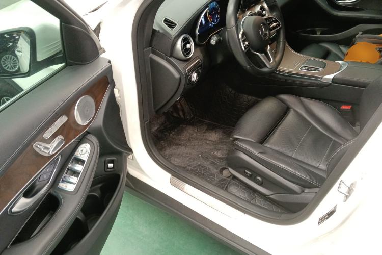 Used Mercedes-Benz GLC 2020 Facelift GLC 260 L 4MATIC Luxury Edition Driver Seat