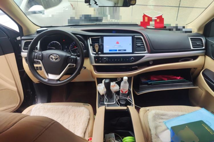 Used Toyota Highlander 2015 2.0T Four-Wheel Drive Elite Edition 7-Seater Center Console