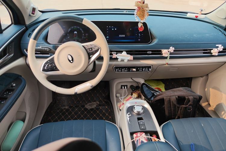 Used ORA Good Cat 2022 Morandi Edition 400km Standard Range Premium Version Lithium Iron Phosphate Center Console