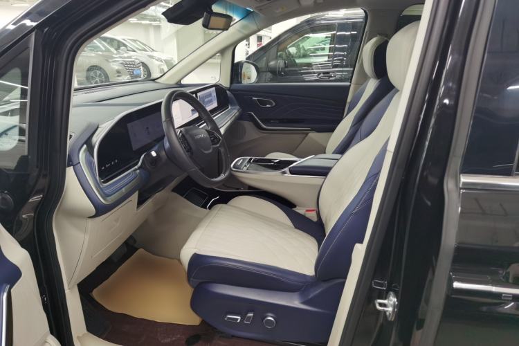 Used SAIC MAXUS G90 2022 2.0T Starry Seven-Seater