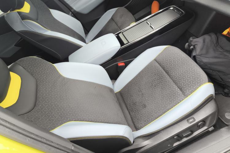 Used Volkswagen ID.4 X 2021 Pro Smart Long-Range Edition Right Front Seat