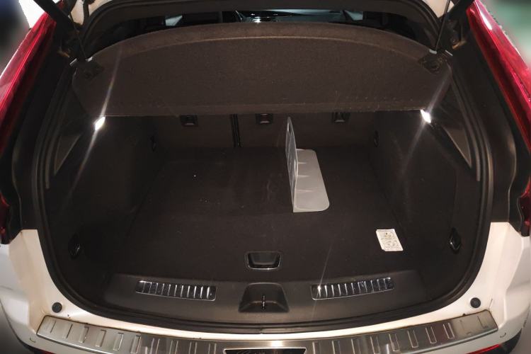 Used Cadillac XT4 2018 28T Two-Wheel Drive Leading Version Trunk