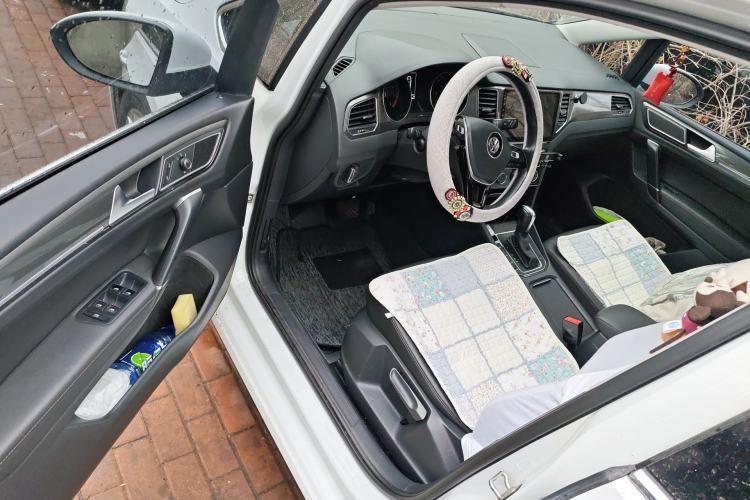 Used Volkswagen Golf Sportsvan 2016 230TSI Automatic Trend Edition Driver Seat