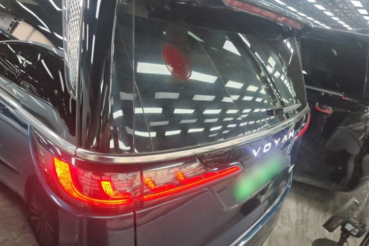 Used VOYAH Dream 2025 PHEV Four-Wheel-Drive Flagship Kunpeng Edition
