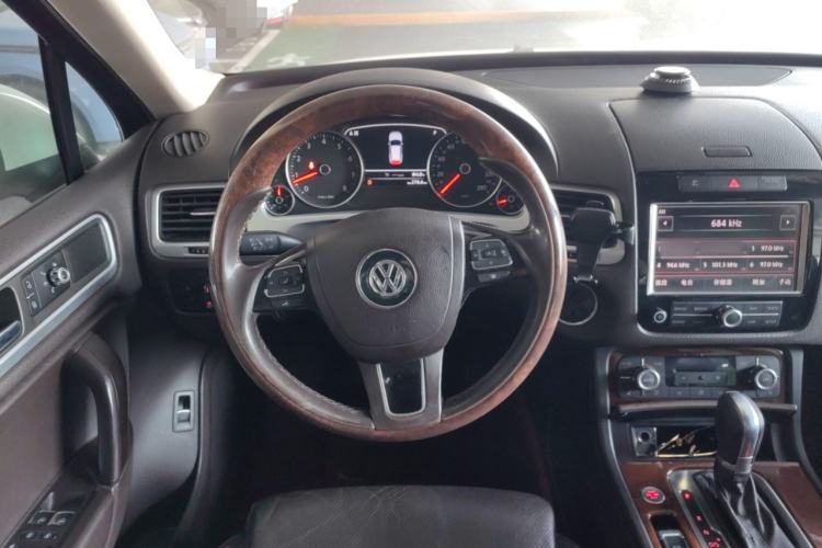 Used Volkswagen Touareg 2011 3.0 TSI High-End Version
