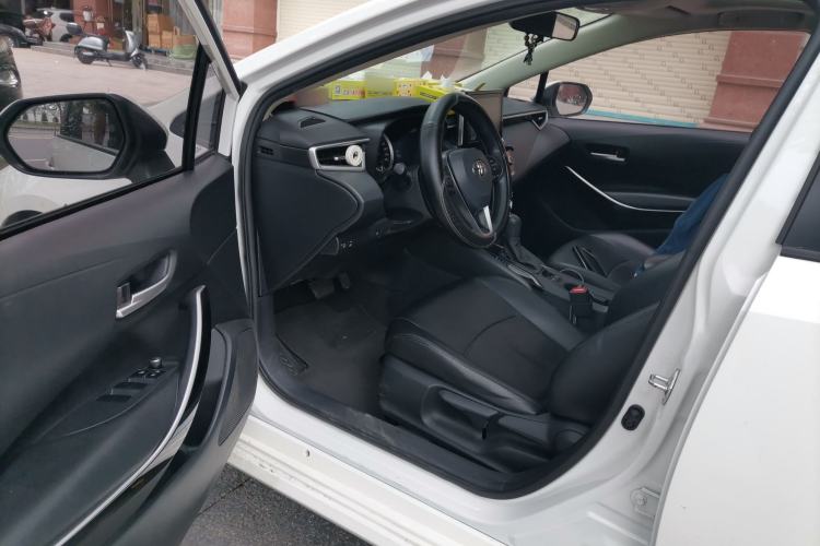 Used Toyota Corolla 2021 Dual-Motor 1.8L E-CVT Elite Edition Driver Seat