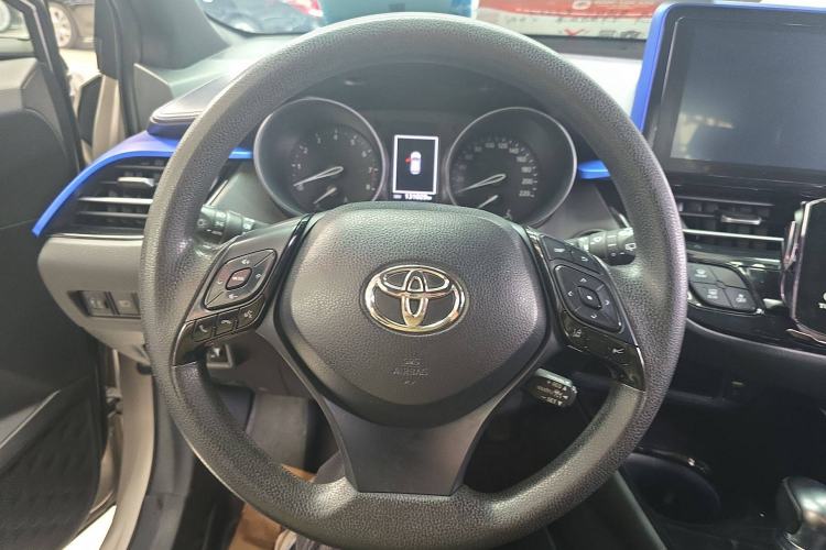 Used Toyota C-HR 2018 2.0L Leading with Sunroof China VI Standard
