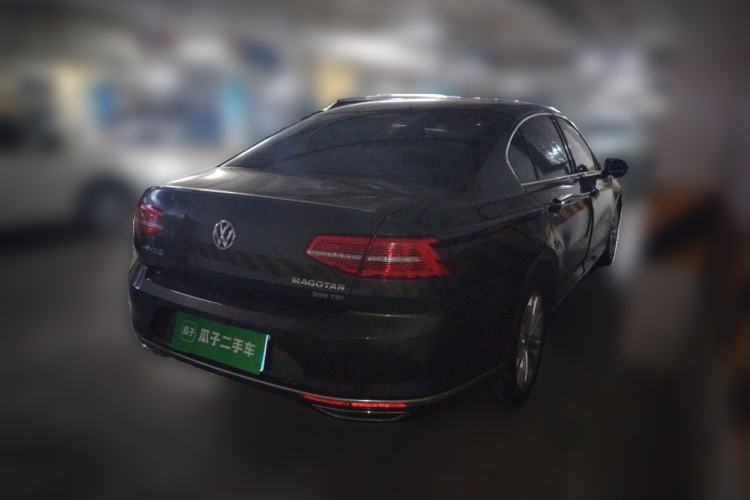 Used Volkswagen Magotan 2018 330TSI DSG Luxury Model Rear Right 45 Deg