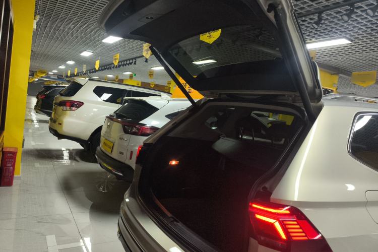 Used Volkswagen Tiguan L 2023 Restyled 330TSI Automatic Two-Wheel Drive R-Line Enhanced Comfort Version
