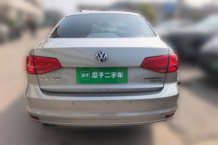 Used Volkswagen Sagitar 2015 230TSI Manual Luxury Edition
