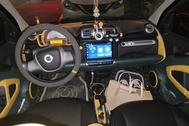 Used smart fortwo 2012 1.0 MHD Hardtop Comfort Edition Center Console