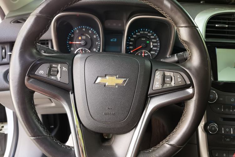 Used Chevrolet Malibu 2014 2.4L Automatic Luxury Edition Steering Wheel
