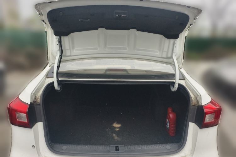 Used Roewe 360 2015 1.5L Automatic Luxury Edition Trunk