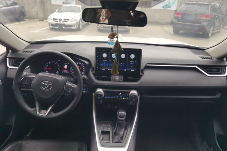 Used Toyota Wildlander 2020 2.0L CVT Two-Wheel Drive Luxury Edition Interior 2