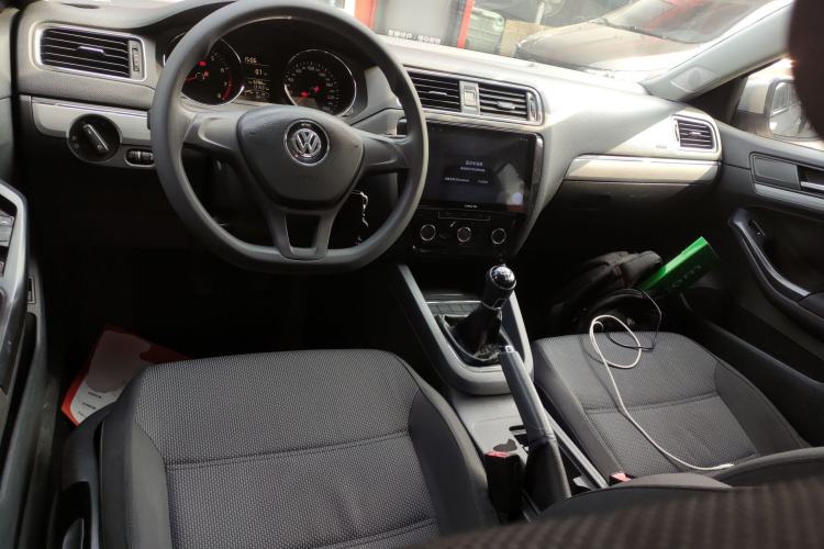 Used Volkswagen Sagitar 2015 1.6L Manual Fashion Edition
